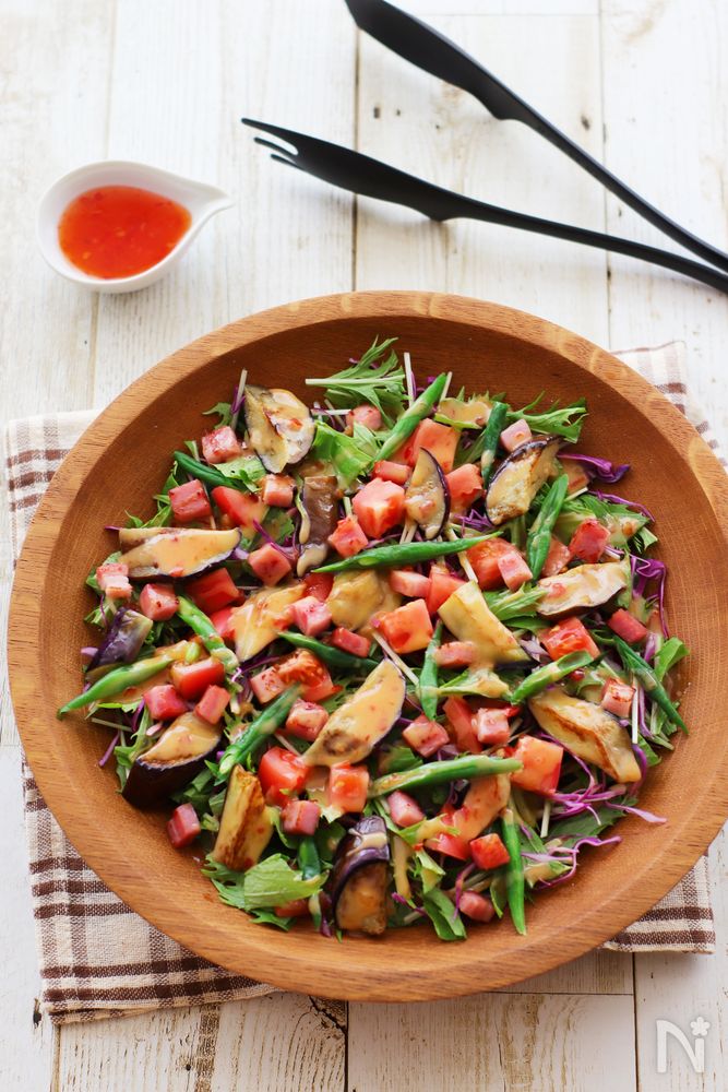 チリマヨドレッシングで、水菜となすのジャンクサラダ