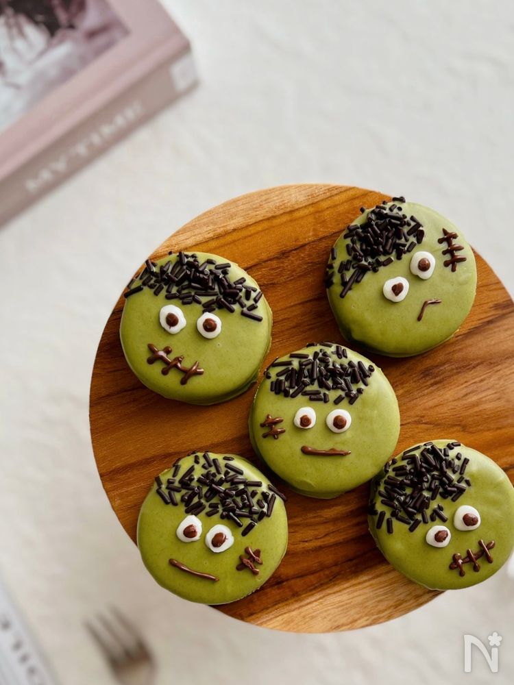 木製の皿に盛り付けられたオレオフランケン