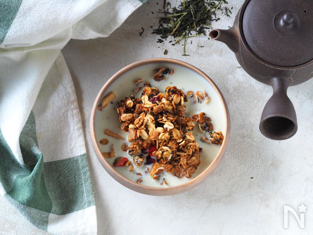 緑茶の茶殻で、黒糖グラノーラ