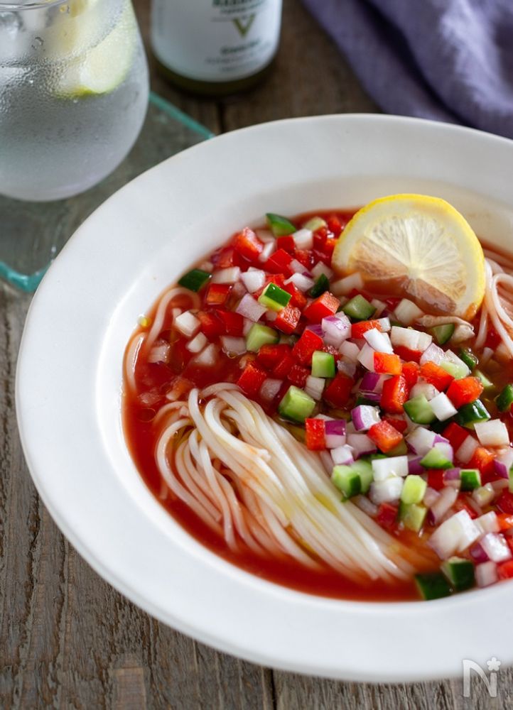 具材たっぷりのガスパチョ風ひやむぎ