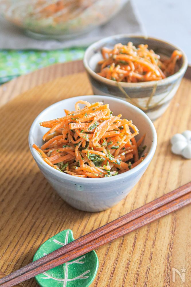 緑茶の茶殻とにんじんのごまクリーム和え