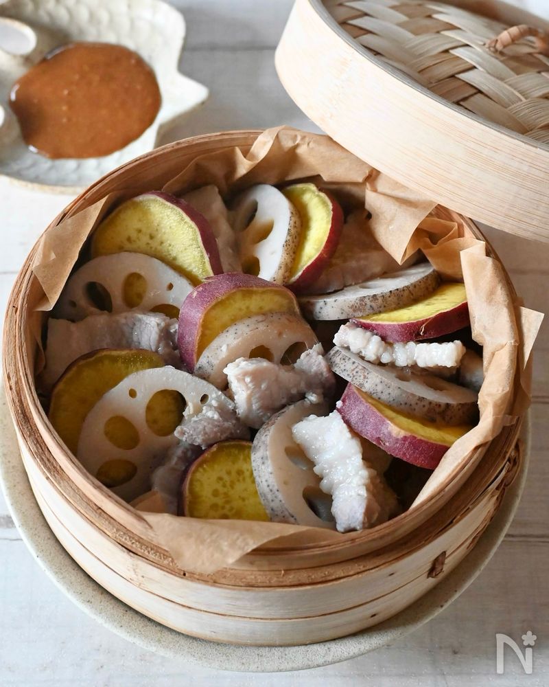 さつまいもとれんこんのせいろ蒸し