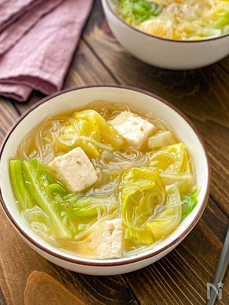 キャベツと春雨の中華風豆腐スープ