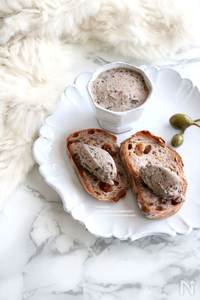 おせちリメイク黒豆とオリーブのディップ