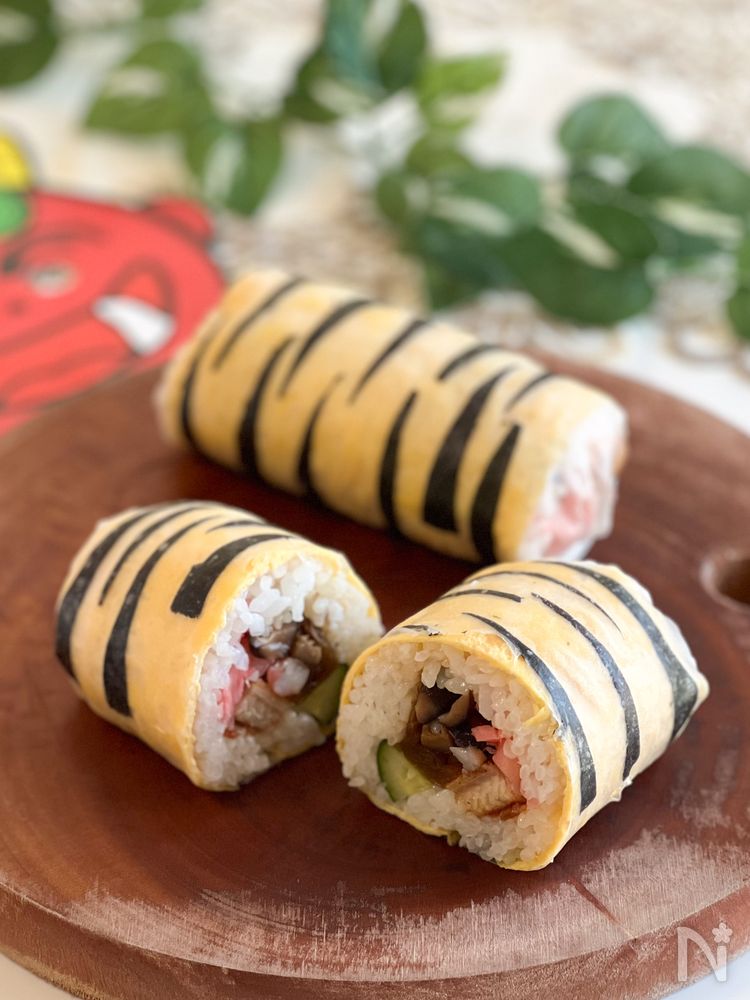 巻き簾いらずで子どもも喜ぶかわいいトラ柄恵方巻き