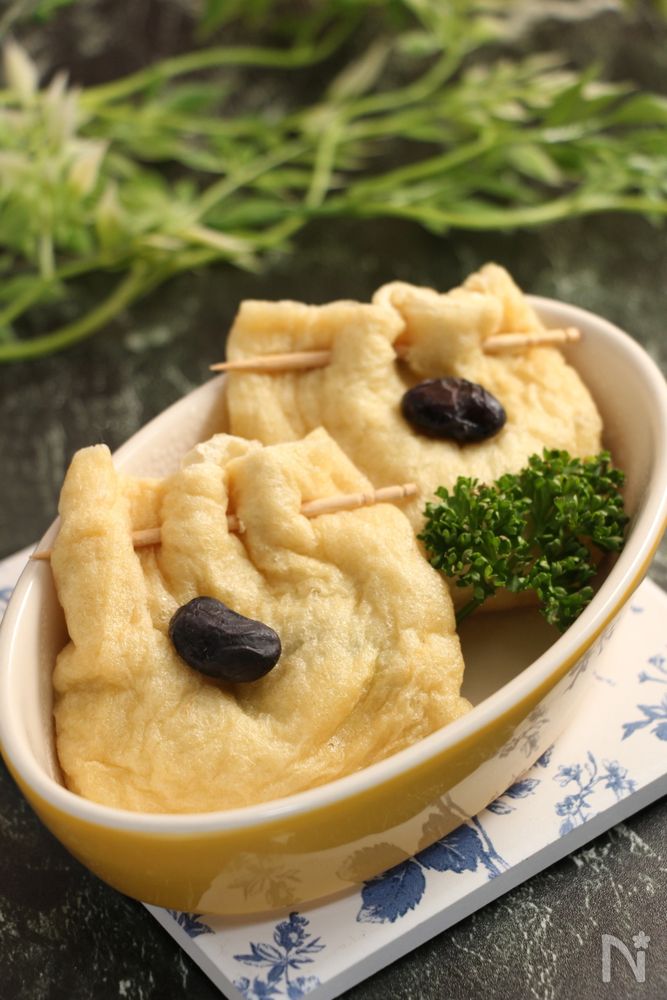 白い器に盛られたテンペチーズお揚げ