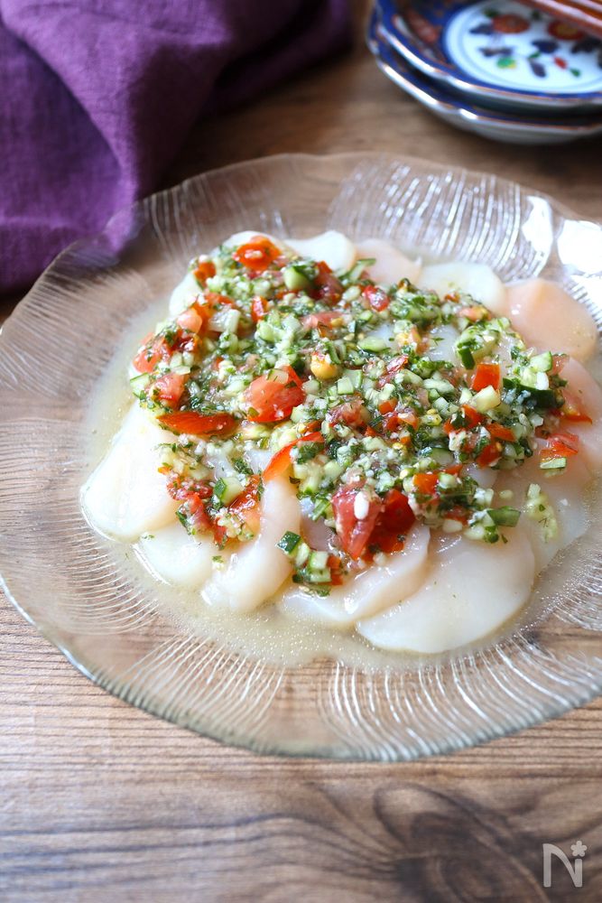 塩麹和える帆立カルパッチョ夏野菜ソースがけ